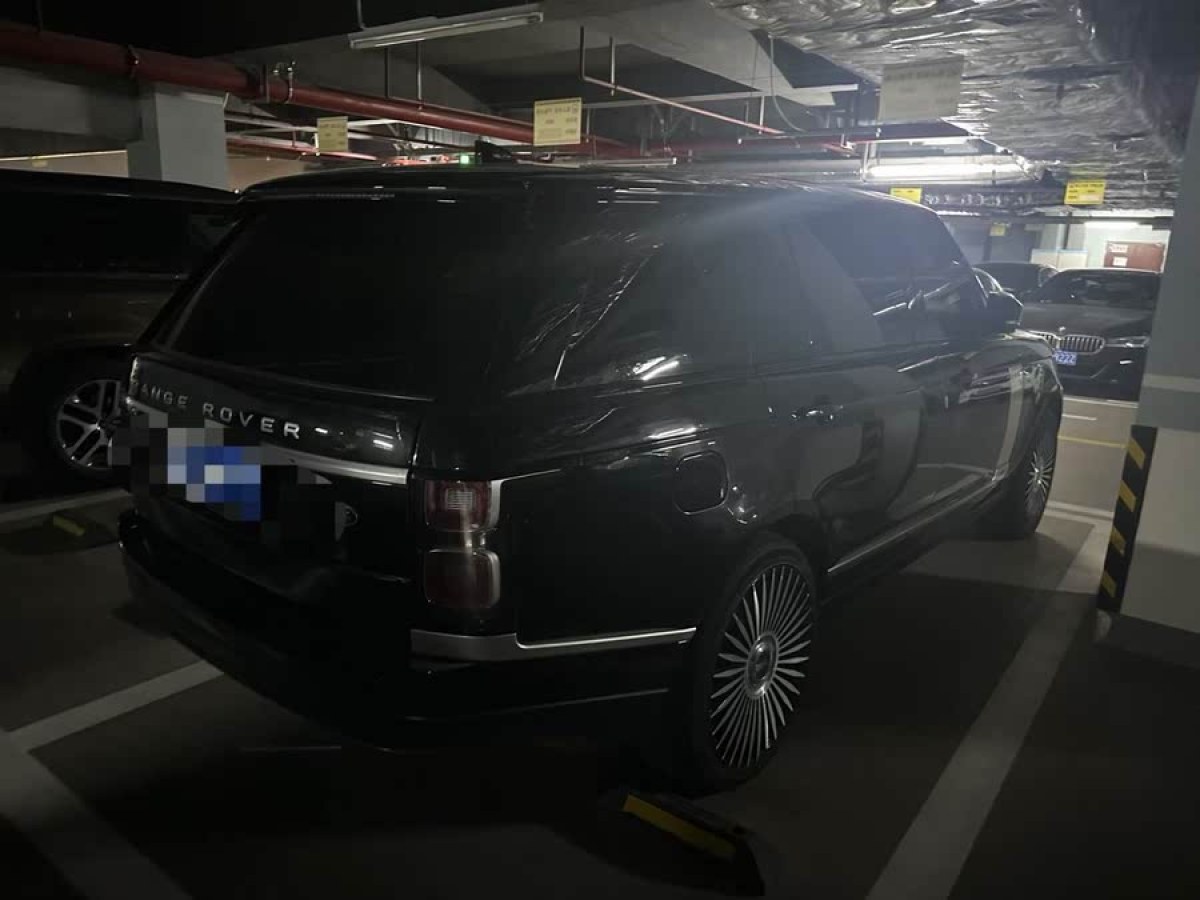 路虎 攬勝  2020款 3.0 L6 傳世加長(zhǎng)版圖片