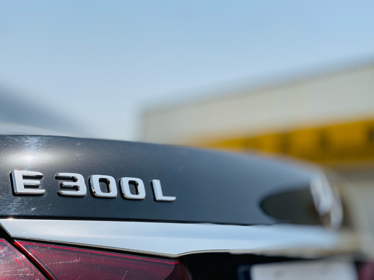 奔驰 奔驰E级  2021款 E 300 L 时尚型图片