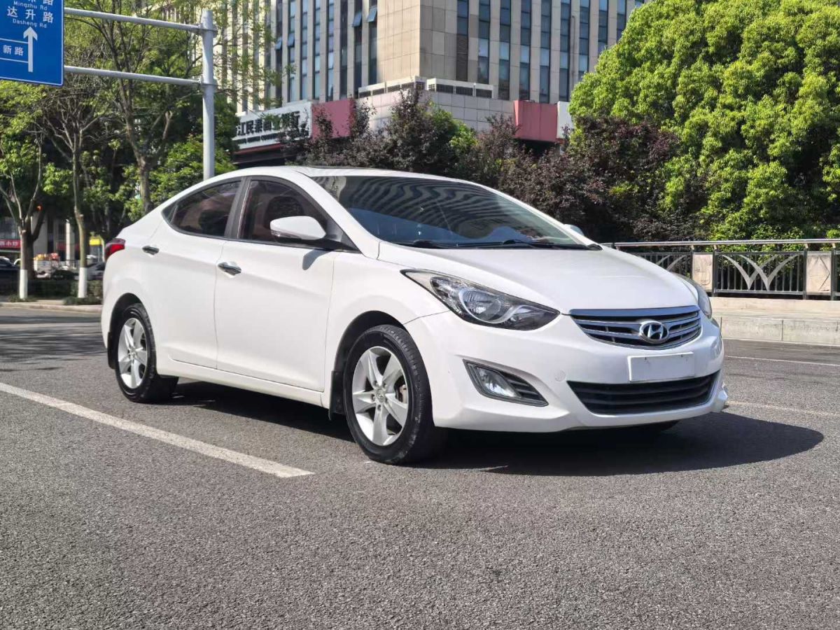 現(xiàn)代 朗動  2012款 1.6L 手動時尚型圖片
