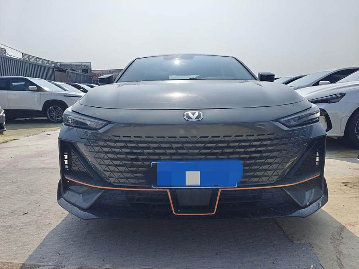 長(zhǎng)安 長(zhǎng)安UNI-V  2022款 1.5T 運(yùn)動(dòng)版圖片