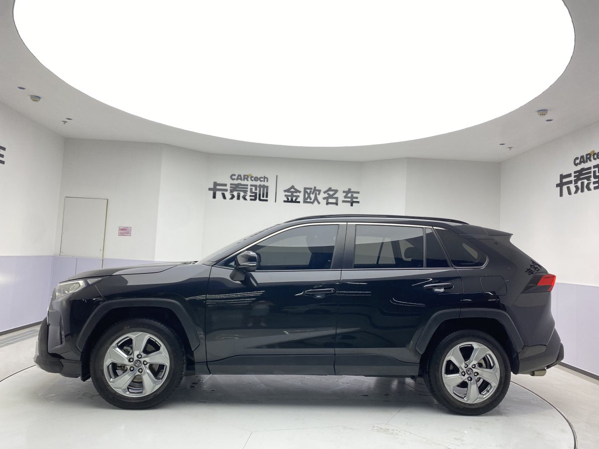 2021年5月豐田 RAV4  2018款 榮放 2.0L CVT兩驅(qū)風(fēng)尚版