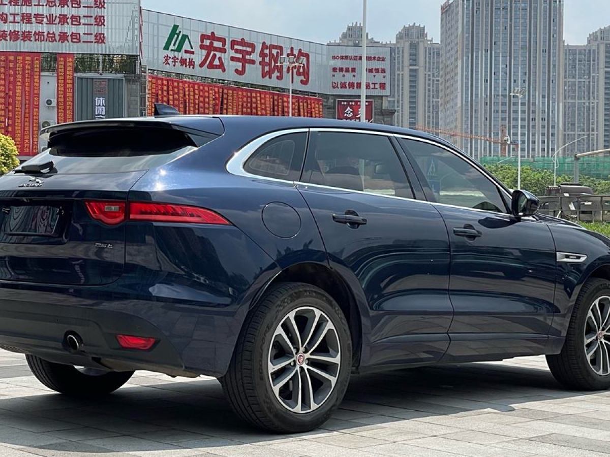 2017年3月捷豹 F-PACE  2016款 2.0T 兩驅(qū)R-Sport運(yùn)動(dòng)版