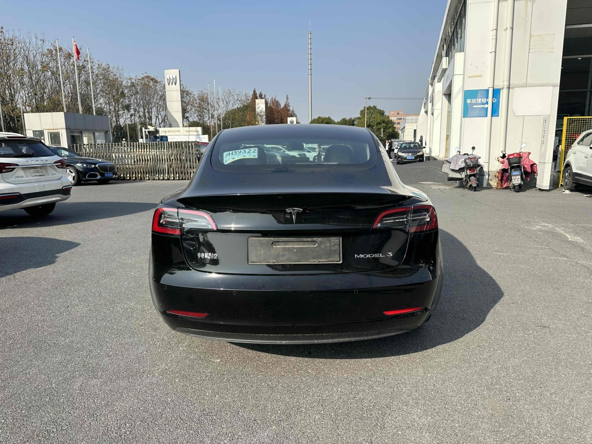 特斯拉 Model 3  2021款 標(biāo)準(zhǔn)續(xù)航后驅(qū)升級版 3D6圖片