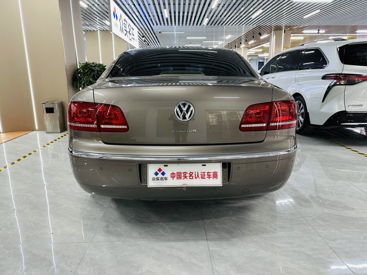 大眾 輝騰  2011款 3.6L V6 4座加長(zhǎng)Individual版圖片