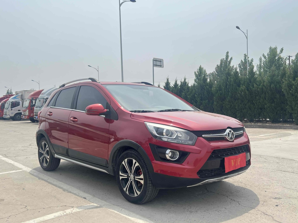北汽紳寶 X25  2015款 1.5L 手動(dòng)精英型圖片