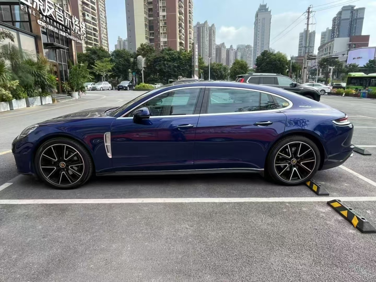 保時(shí)捷 Panamera  2022款 Panamera 行政加長版 2.9T圖片