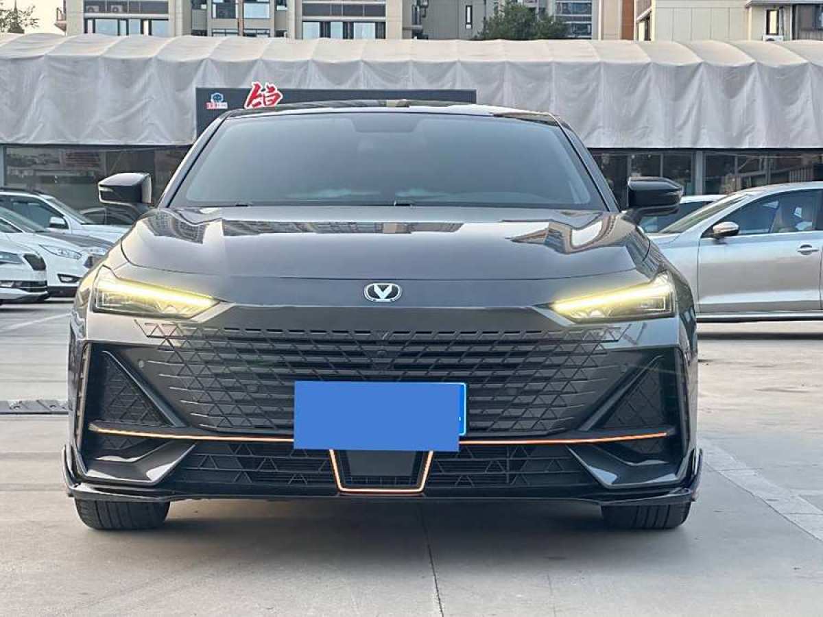 長(zhǎng)安 長(zhǎng)安UNI-V  2022款 1.5T 運(yùn)動(dòng)版圖片