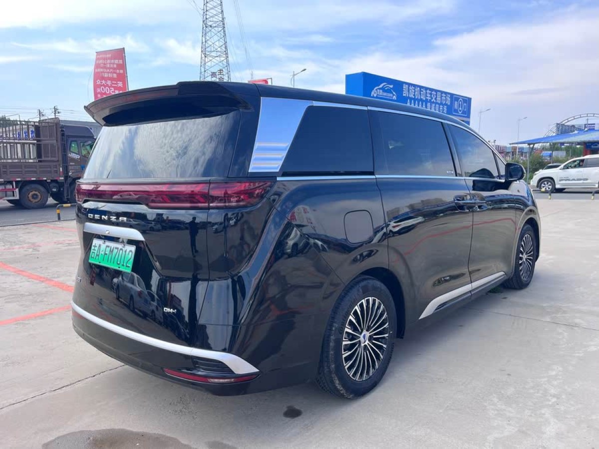 騰勢 騰勢D9  2022款 DM-i 1040 尊貴型圖片