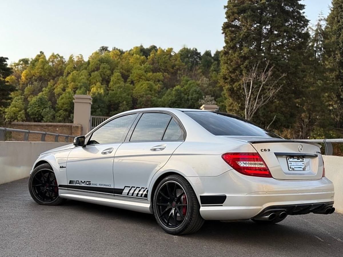 奔馳 奔馳C級(jí)AMG  2010款 AMG C 63 動(dòng)感型增強(qiáng)版圖片