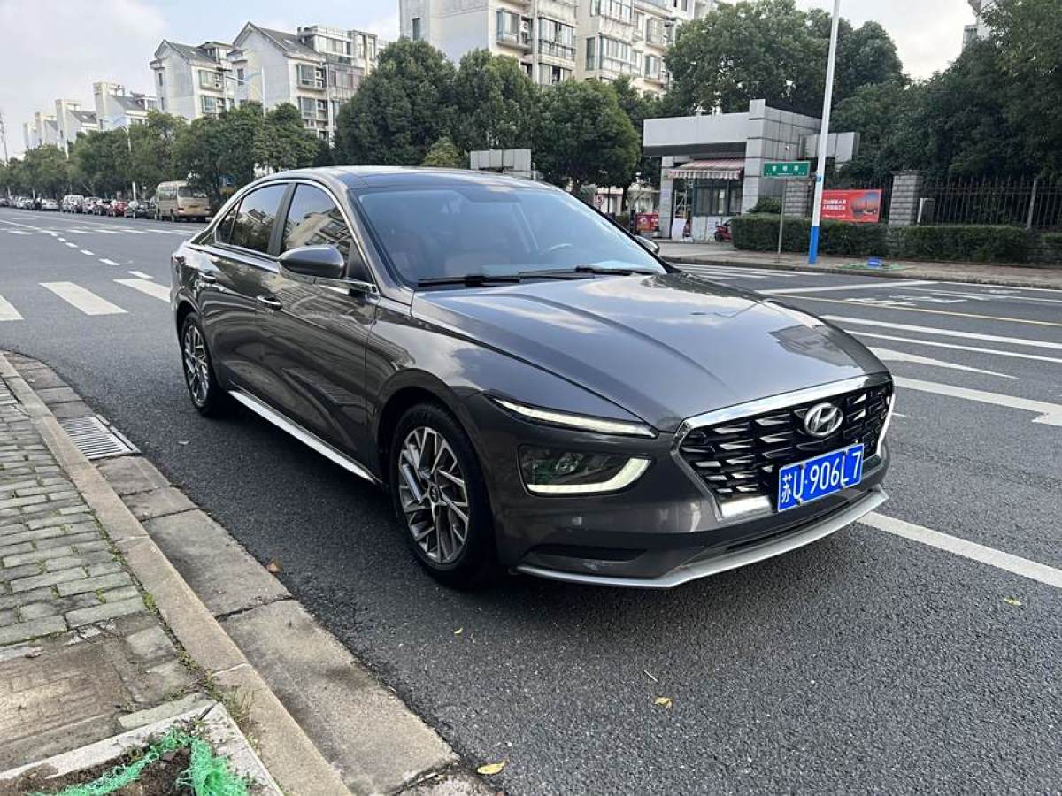 現(xiàn)代 名圖  2021款 1.8L CVT精英版GLX圖片