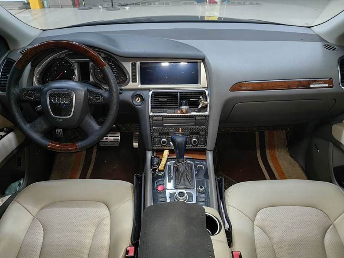 2011年8月奧迪 奧迪Q7  2011款 3.0 TFSI 舒適型(200kW)