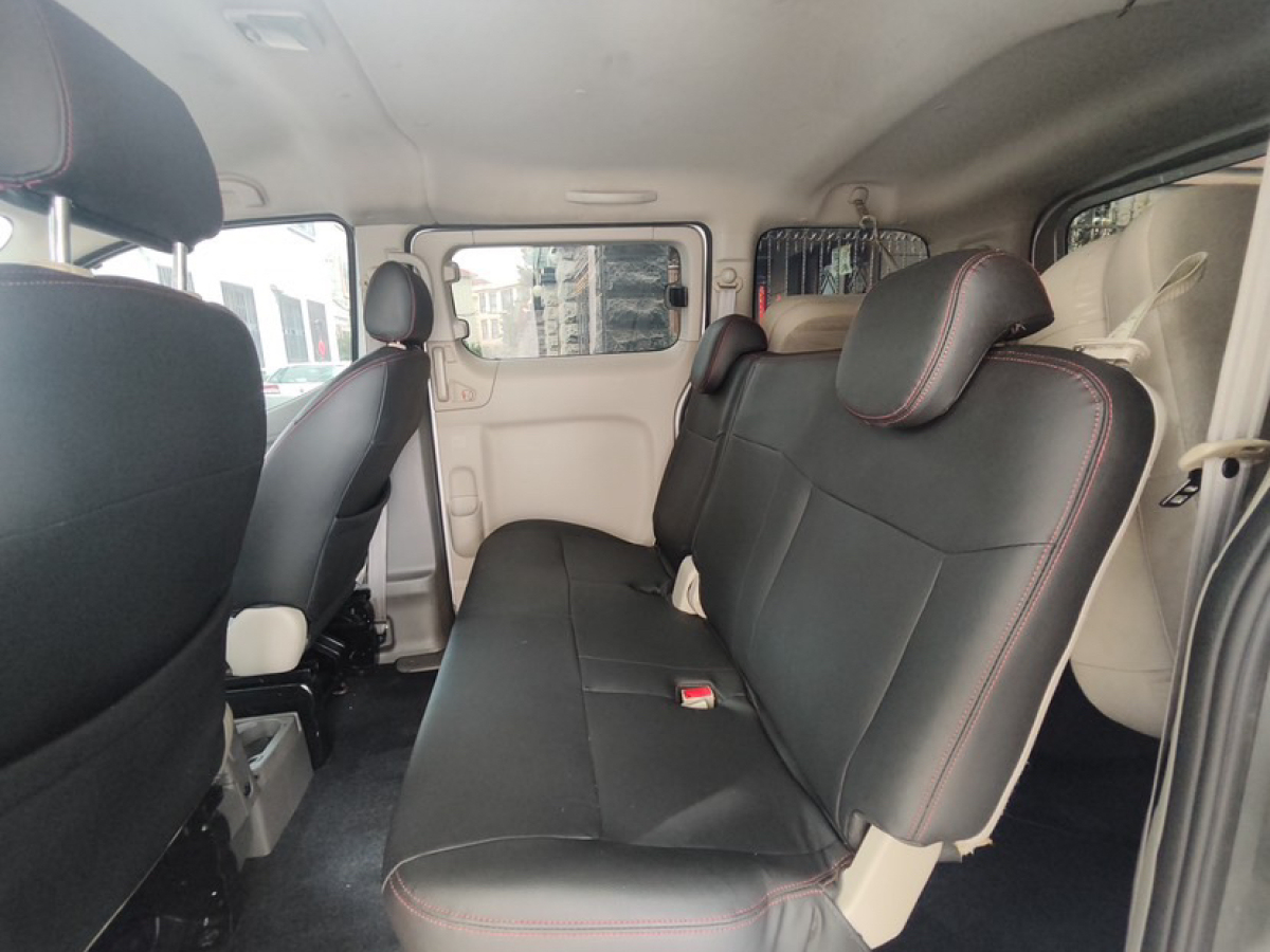 日產(chǎn) NV200  2018款 1.6L CVT豪華型圖片