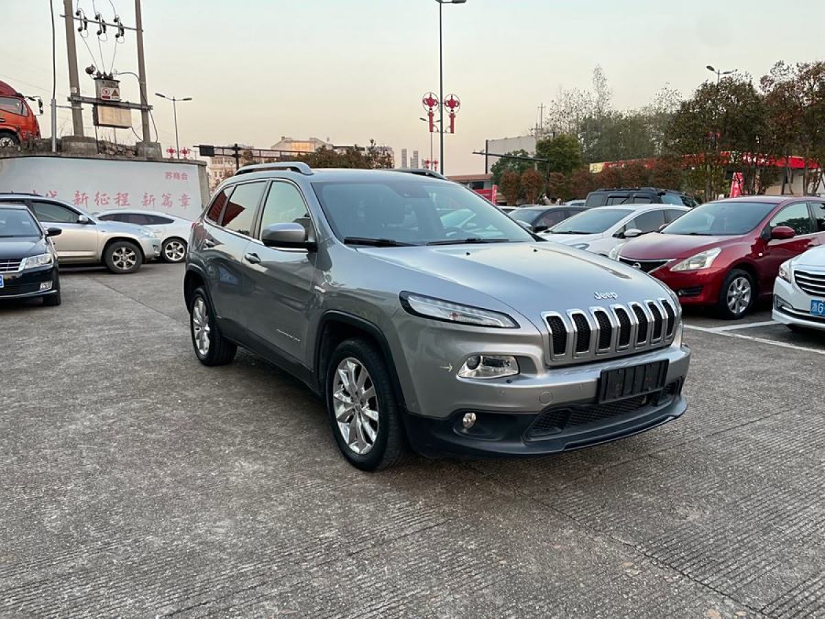 Jeep 自由光  2014款 2.4L 豪華版圖片