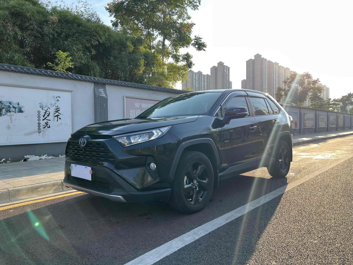 豐田 RAV4榮放  2021款 改款 雙擎 2.5L CVT四驅(qū)精英PLUS版圖片