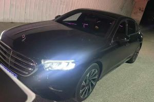 奔驰E级 奔驰 E 300 L 豪华运动型