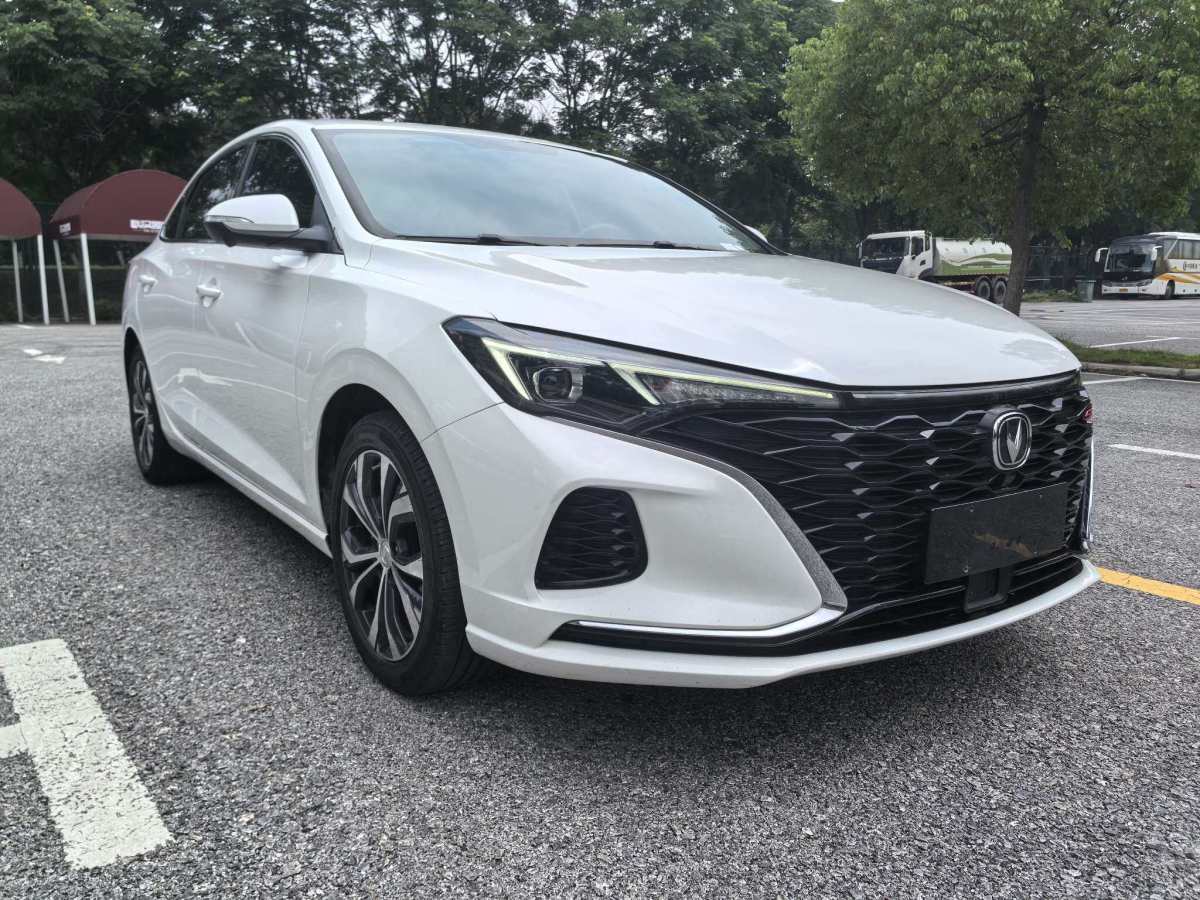 長(zhǎng)安 逸動(dòng)  2022款 PLUS 藍(lán)鯨NE 1.4T GDI DCT旗艦版圖片