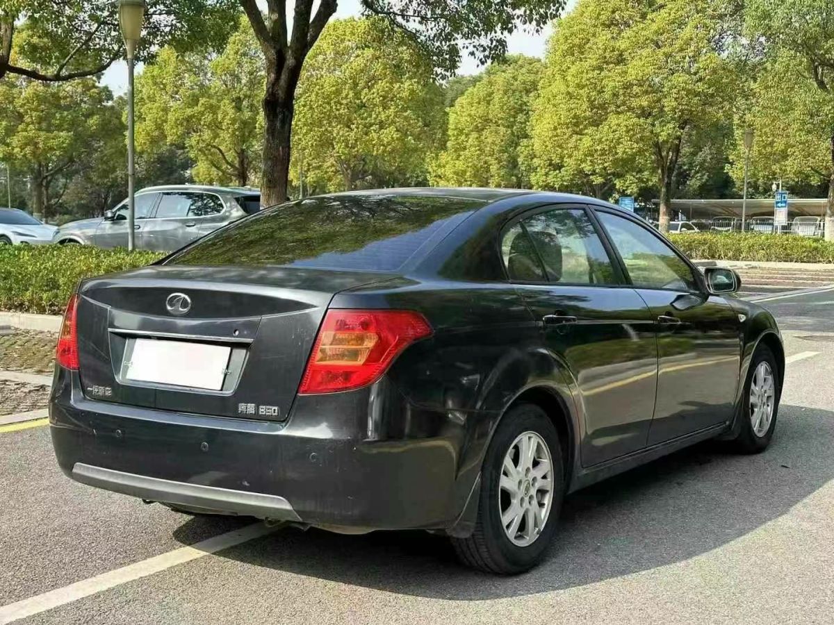 奔騰 B70  2010款 2.0L 自動(dòng)導(dǎo)航型圖片