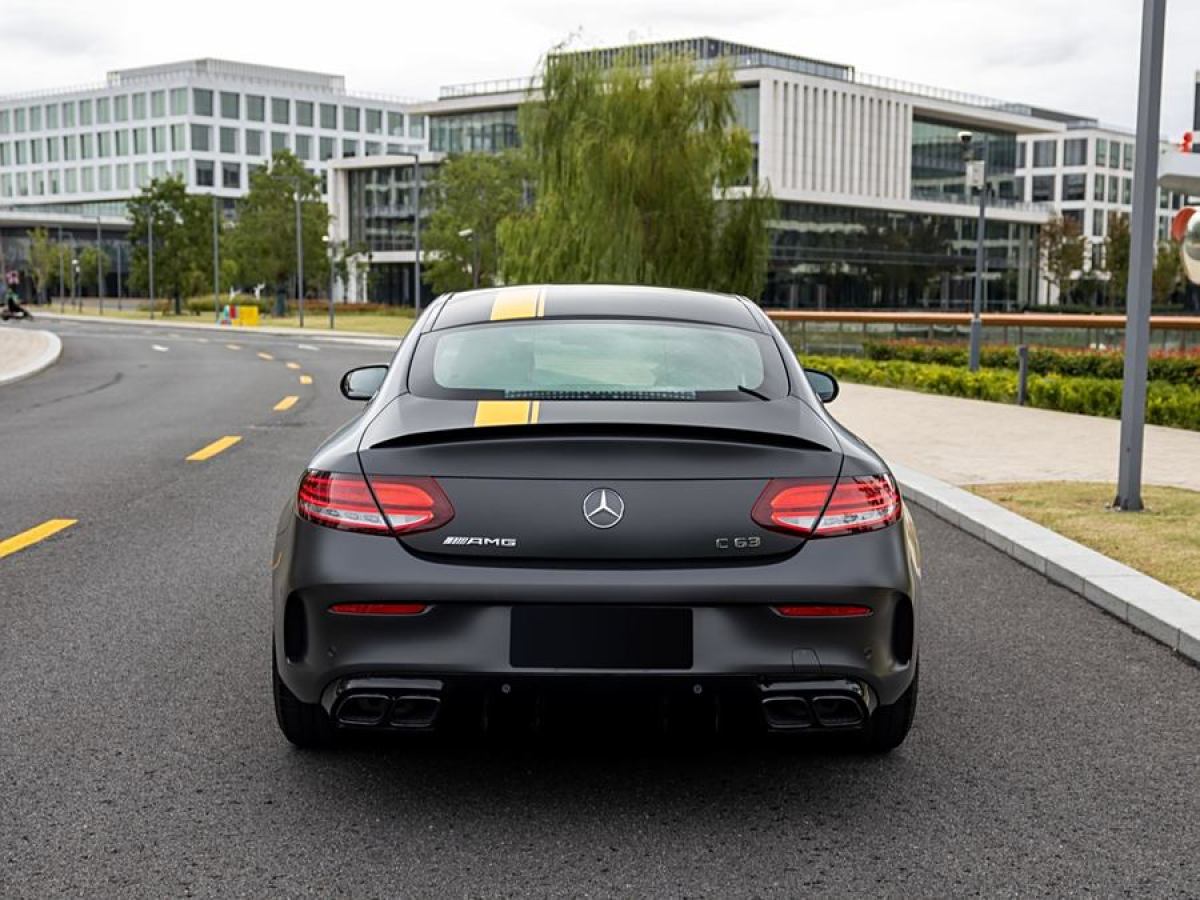 2021年11月奔馳 奔馳C級AMG  2021款 AMG C 63 轎跑車 暗夜特別版