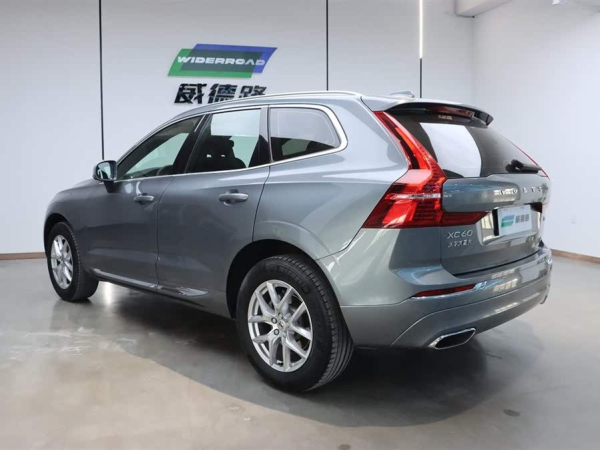 沃爾沃 XC60  2021款 T5 四驅(qū)智逸豪華版圖片