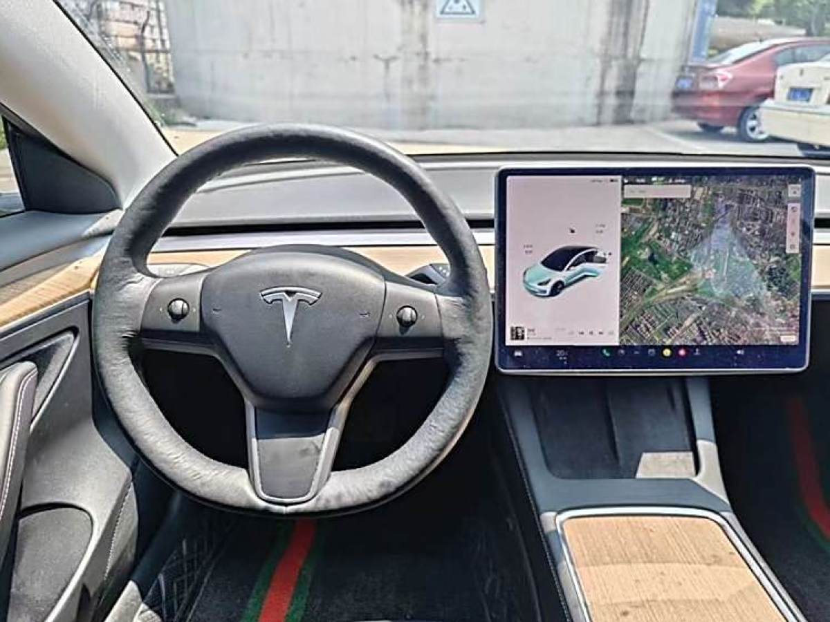 特斯拉 Model 3  2019款 標(biāo)準(zhǔn)續(xù)航后驅(qū)升級版圖片