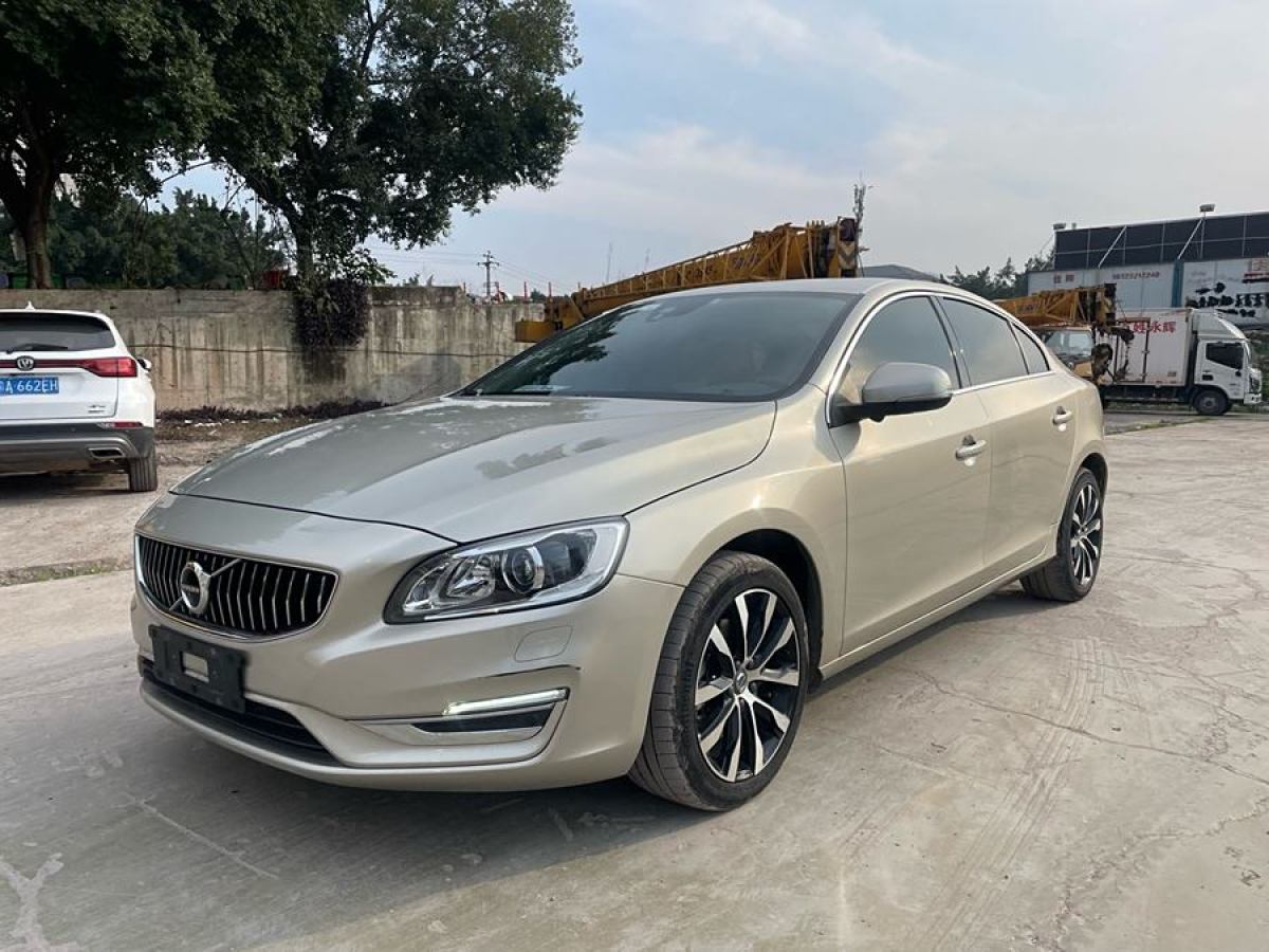 2018年10月沃爾沃 S60L  2018款 T3 智進(jìn)進(jìn)取版