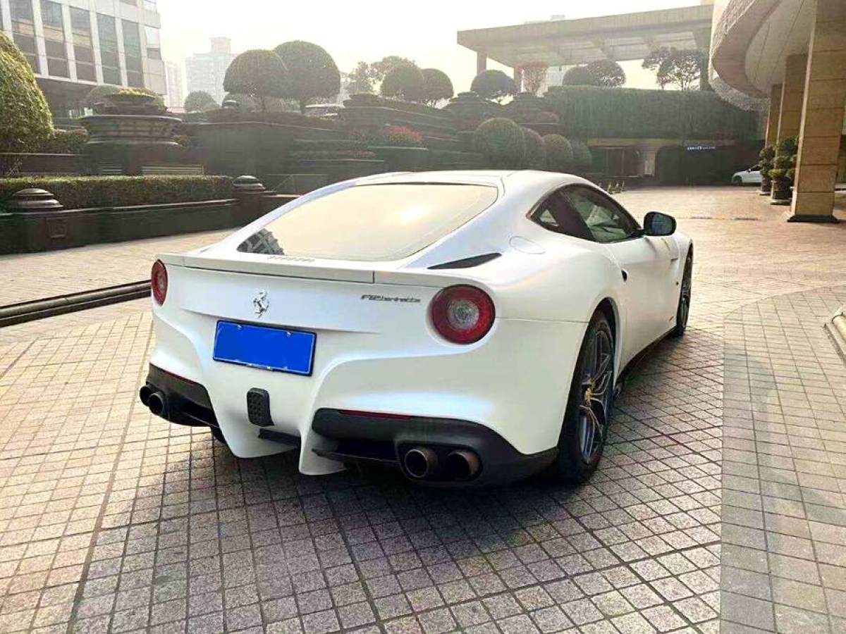 法拉利 F12berlinetta  2013款 6.3L 標(biāo)準(zhǔn)型圖片