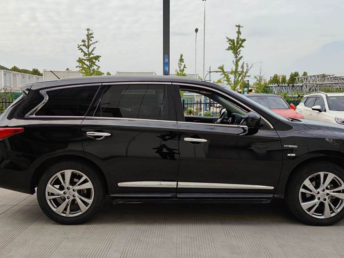 2015年6月英菲尼迪 QX60  2020款 2.5 S/C Hybrid 兩驅(qū)卓越版 國VI