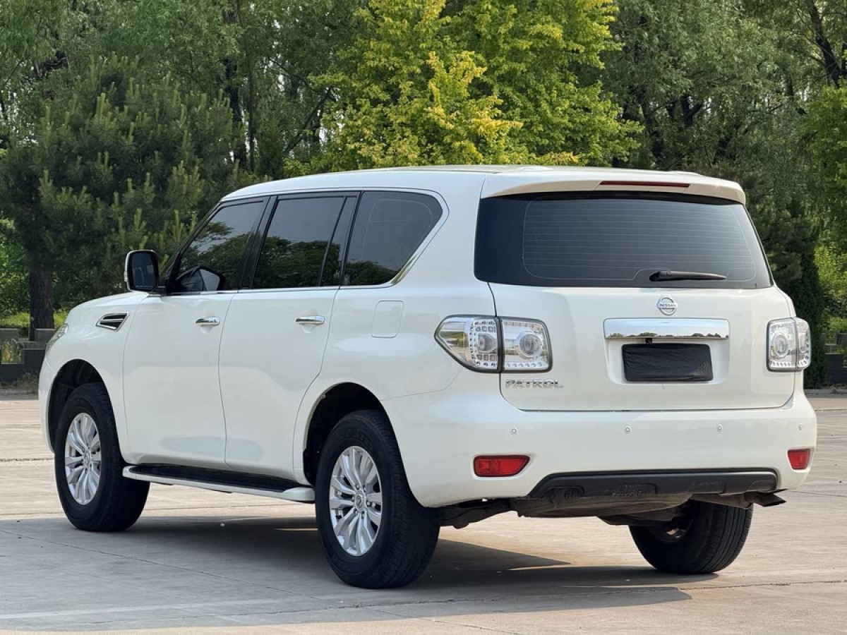 日產(chǎn) 途樂  2018款 4.0L 領(lǐng)英型圖片
