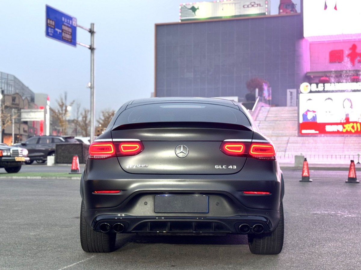 奔馳 奔馳GLC轎跑 AMG  2020款 AMG GLC 63 4MATIC+  轎跑SUV圖片