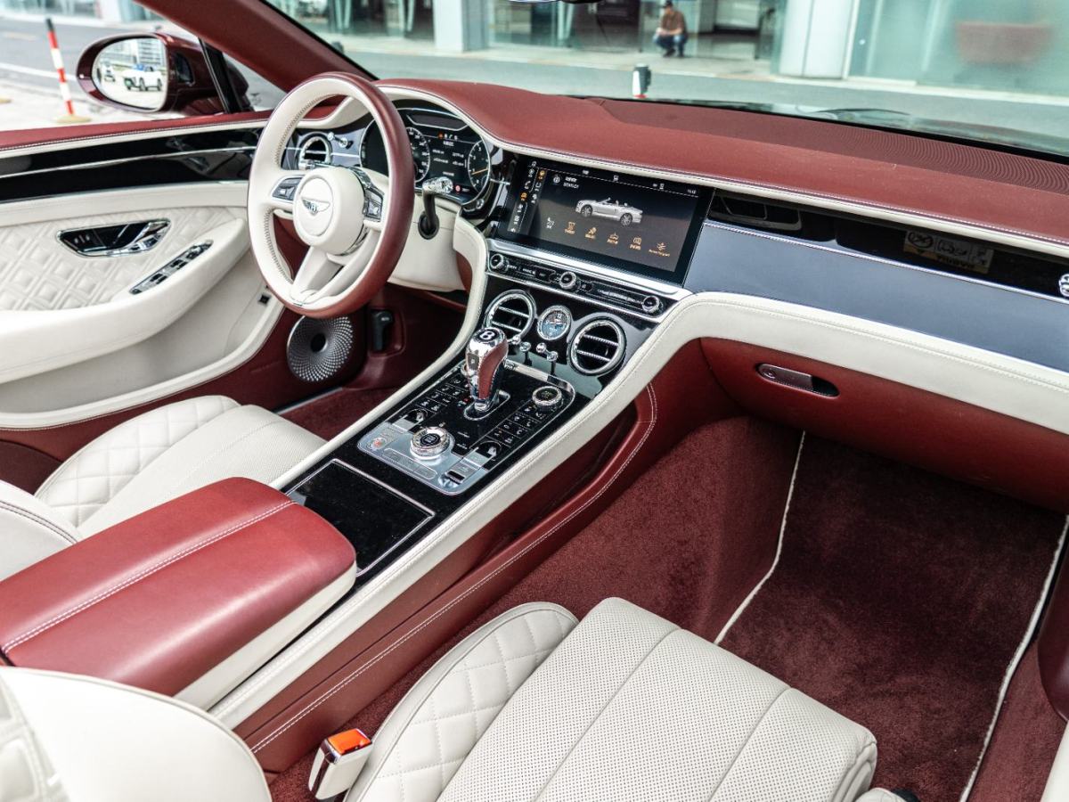 賓利 歐陸  2024款 4.0T GT V8 Mulliner 敞篷版圖片