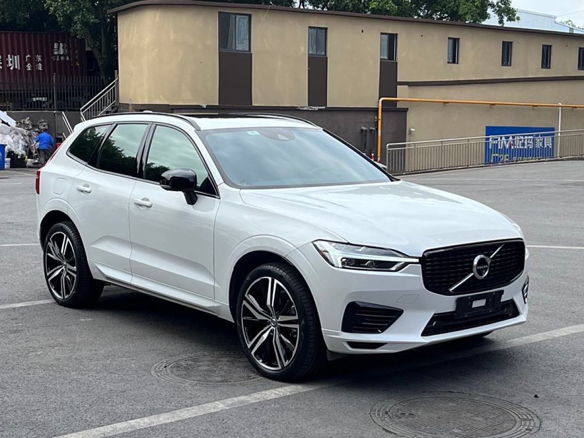 2022年4月沃爾沃 XC60新能源  2022款 T8 插電混動(dòng) 四驅(qū)智遠(yuǎn)運(yùn)動(dòng)版