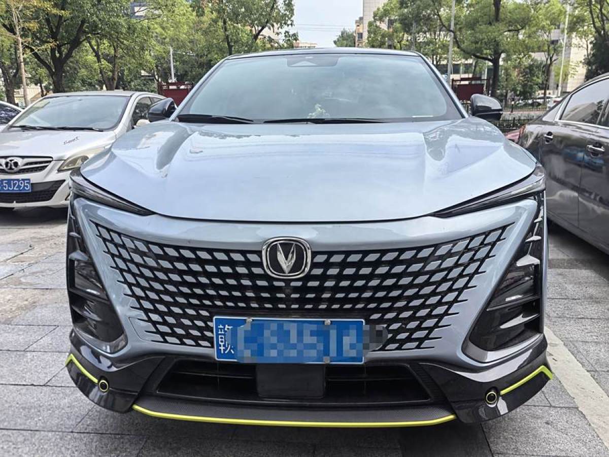 長(zhǎng)安 UNI-T  2022款 1.5T 運(yùn)動(dòng)版 旗艦型圖片