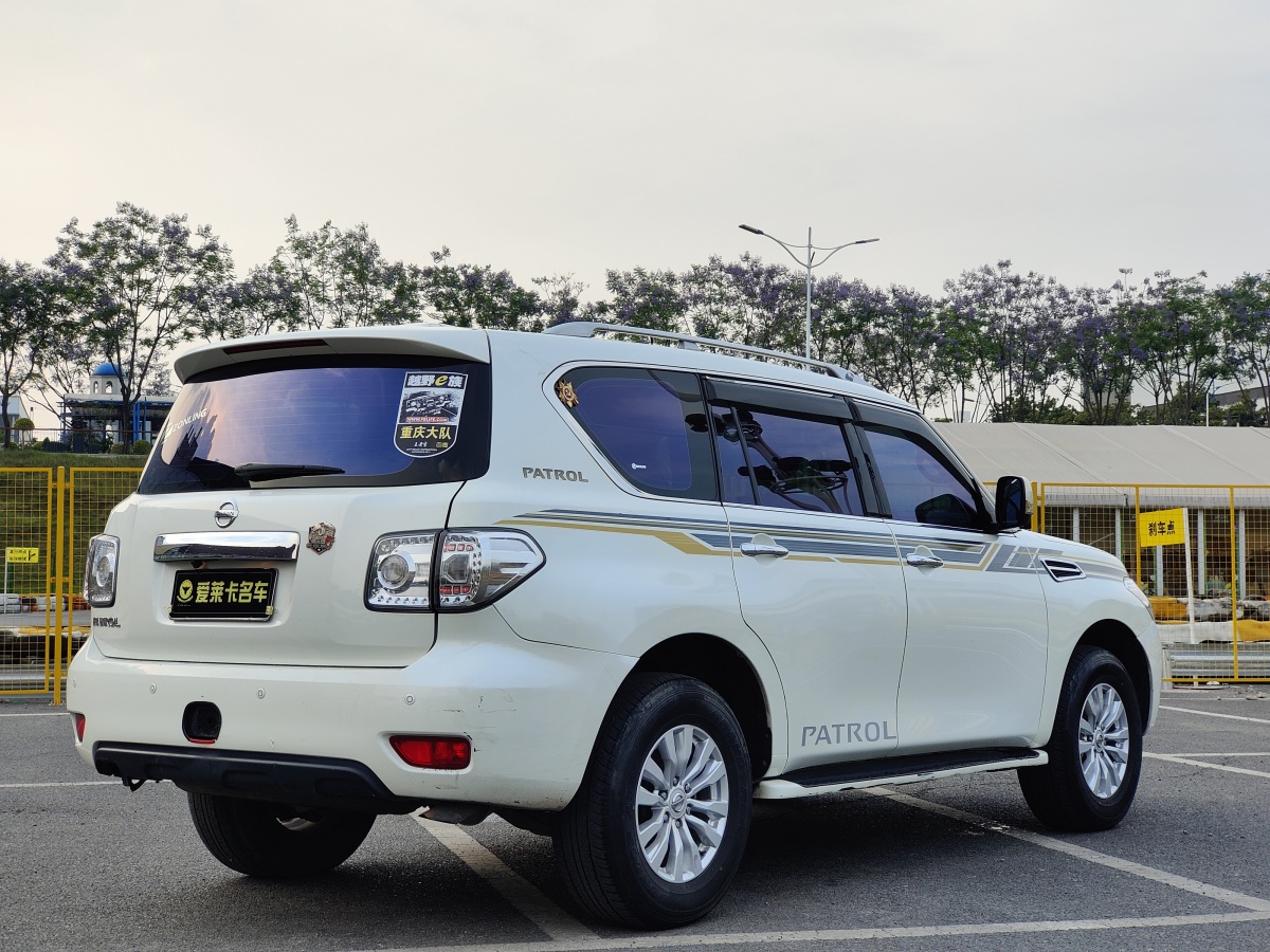日產(chǎn) 途樂  2018款 4.0L 鉑金型圖片