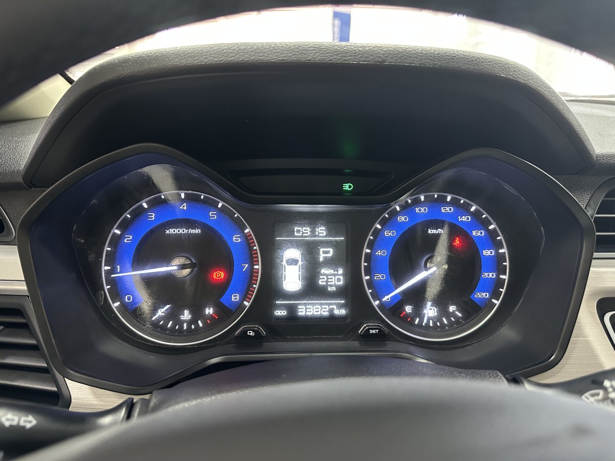 吉利 遠(yuǎn)景X3  2020款 1.5L CVT尊貴型圖片