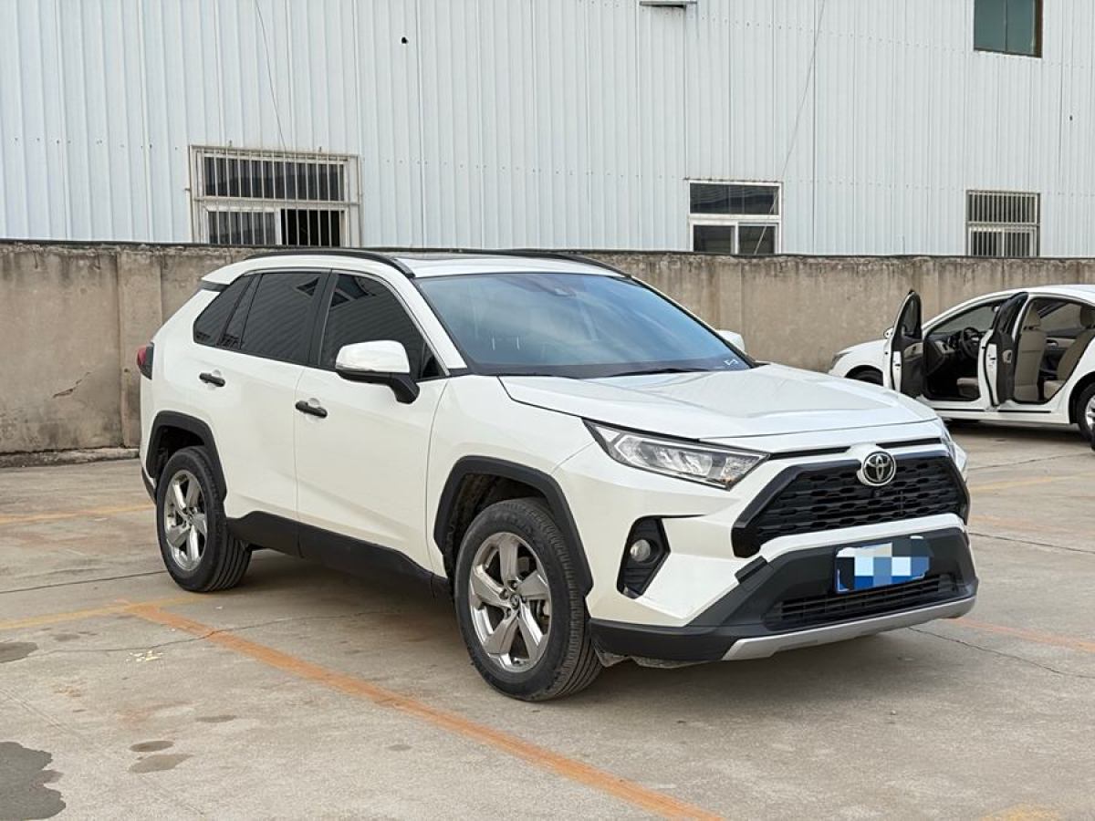 2020年7月豐田 RAV4榮放  2020款 2.0L CVT兩驅(qū)風尚PLUS版