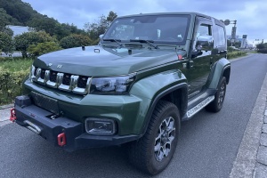 BJ40 北京 2.0T 自動四驅(qū)致敬2020版?zhèn)b客型