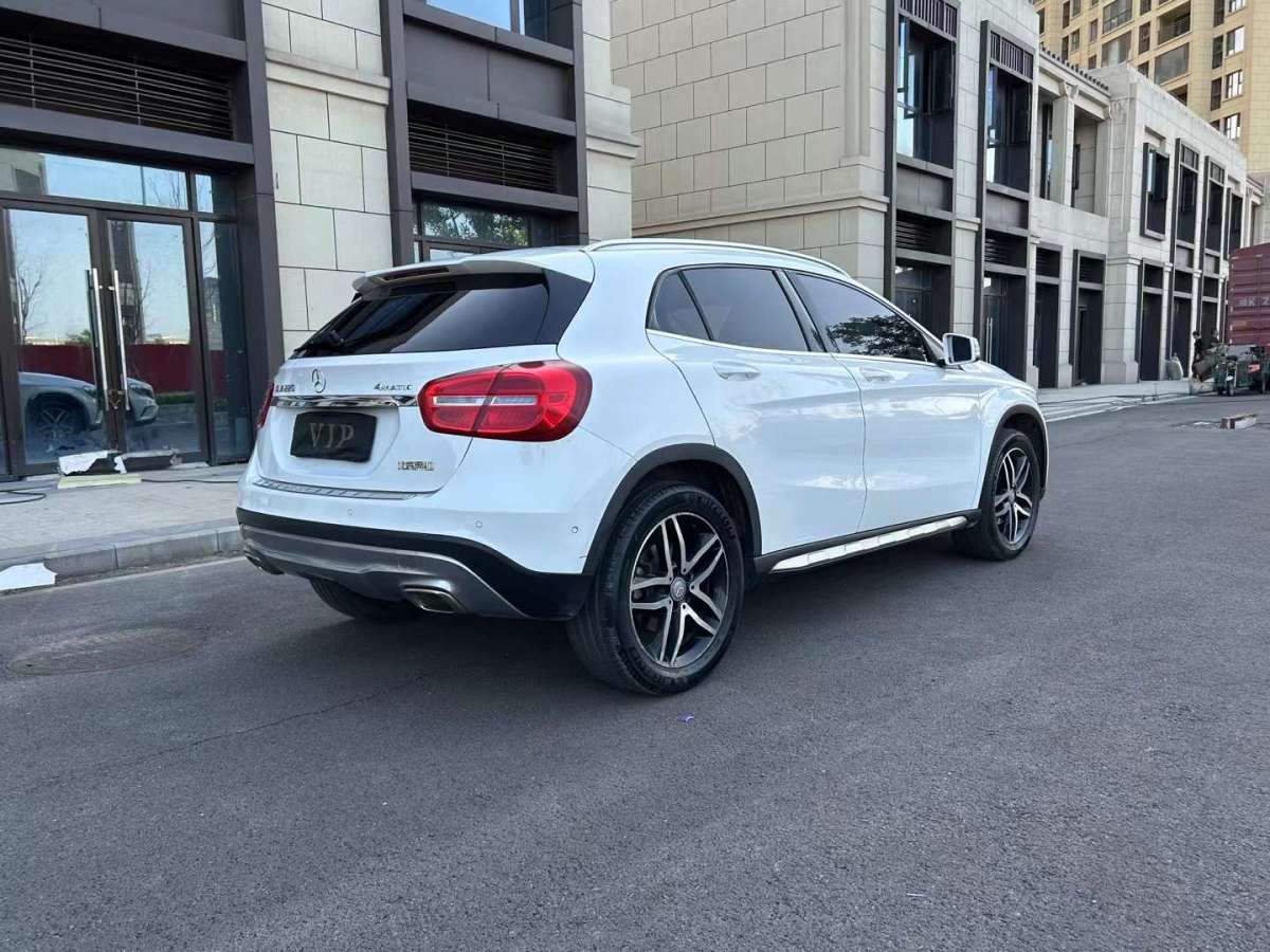 2016年6月奔馳 奔馳GLA  2016款 GLA 220 4MATIC 時(shí)尚型