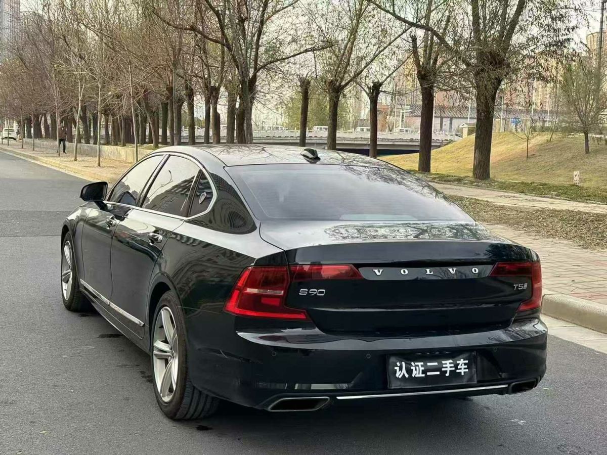 沃爾沃 S90  2019款 T4 智逸版圖片