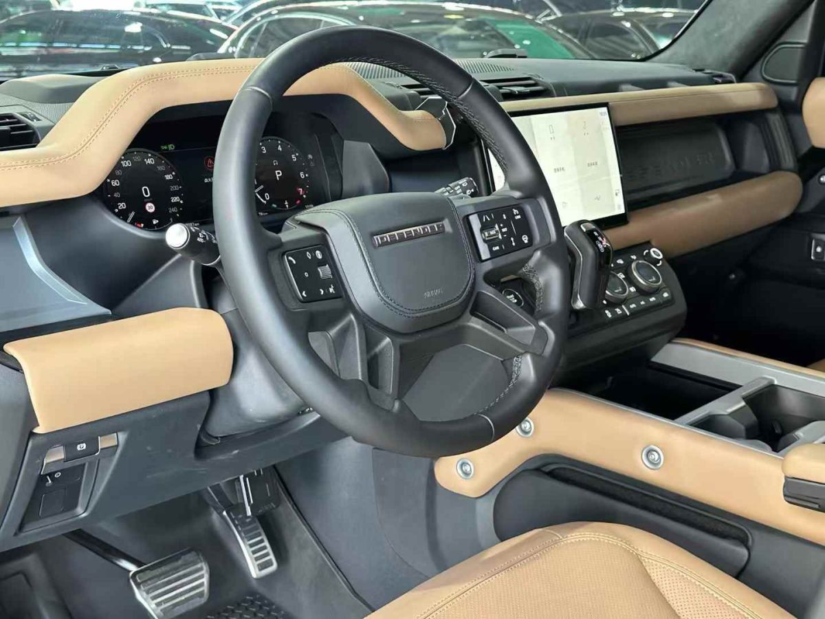路虎 衛(wèi)士  2025款 110 5.0T V8圖片