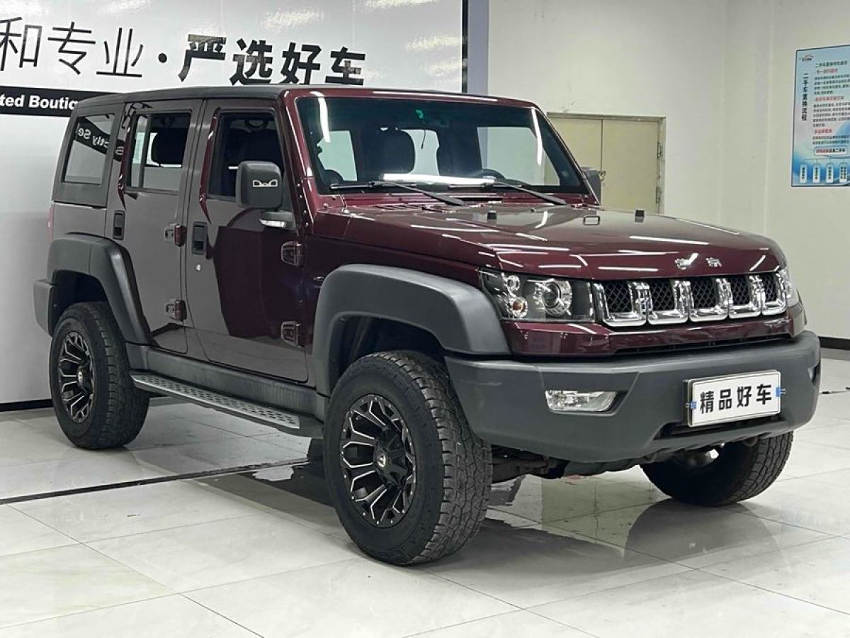 北京 BJ40  2016款 40L 2.3T 手動(dòng)四驅(qū)尊享版圖片