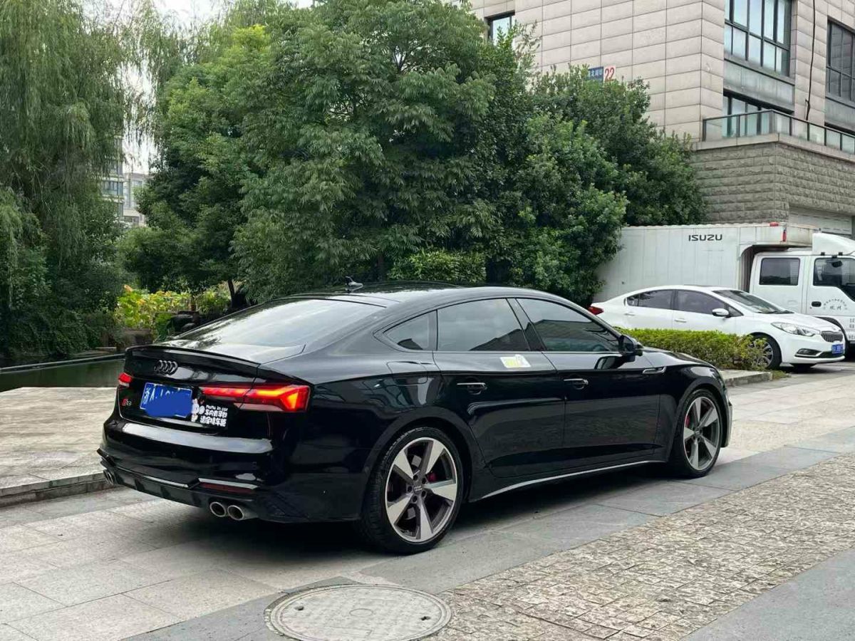 奧迪 奧迪RS 5  2021款 RS5 Coupe 暗金版圖片