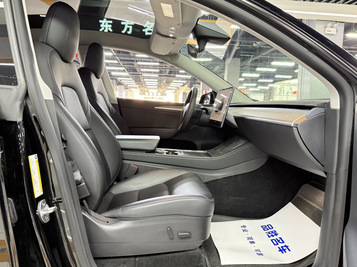 特斯拉 Model 3  2022款 后輪驅(qū)動版圖片