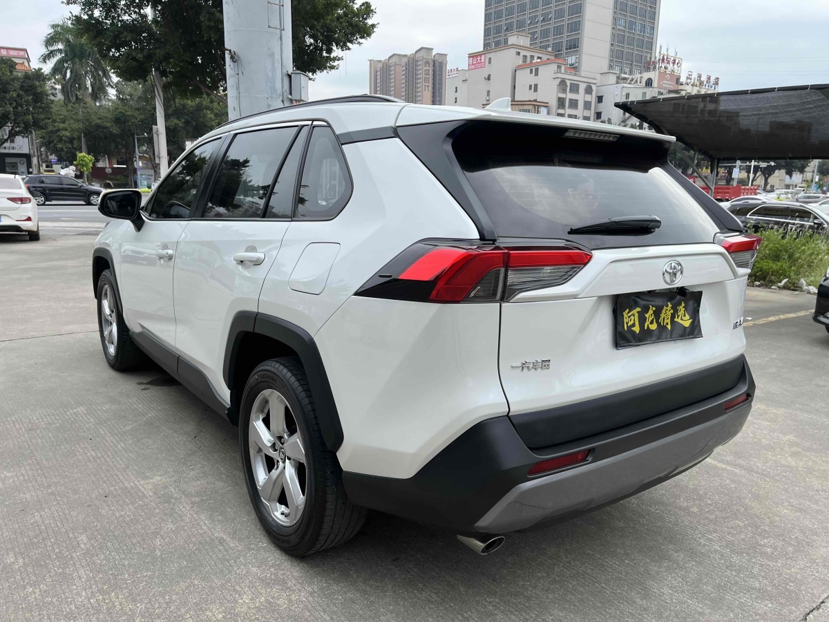 2021年3月豐田 RAV4  2018款 榮放 2.0L CVT兩驅(qū)風(fēng)尚版