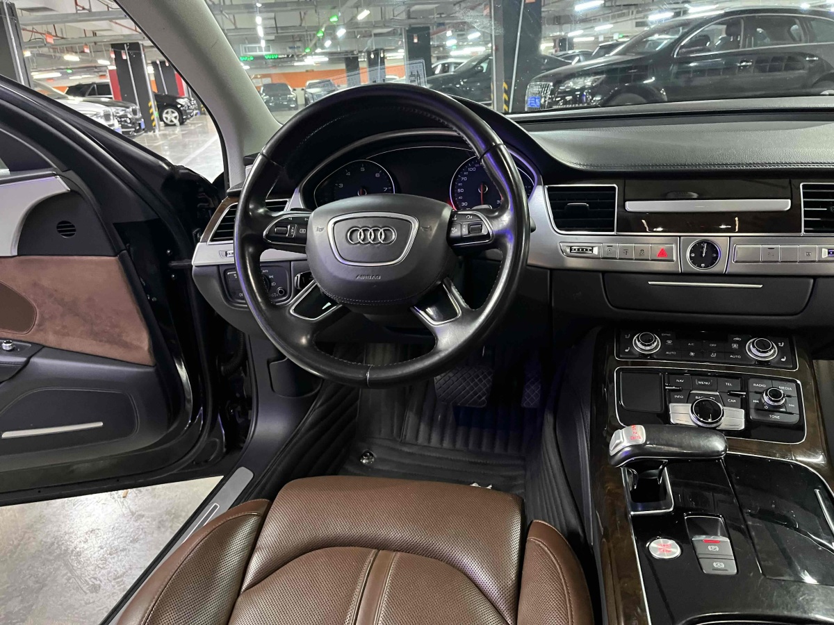 奧迪 奧迪A8  2014款 A8L 45 TFSI quattro豪華型圖片