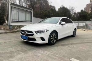 奔馳A級(jí) 奔馳  A 220 L 4MATIC 運(yùn)動(dòng)轎車