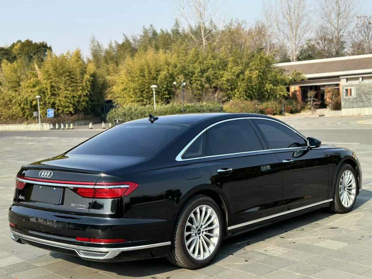 奧迪 奧迪A8  2022款 A8L Horch創(chuàng)始人版 傳奇型圖片