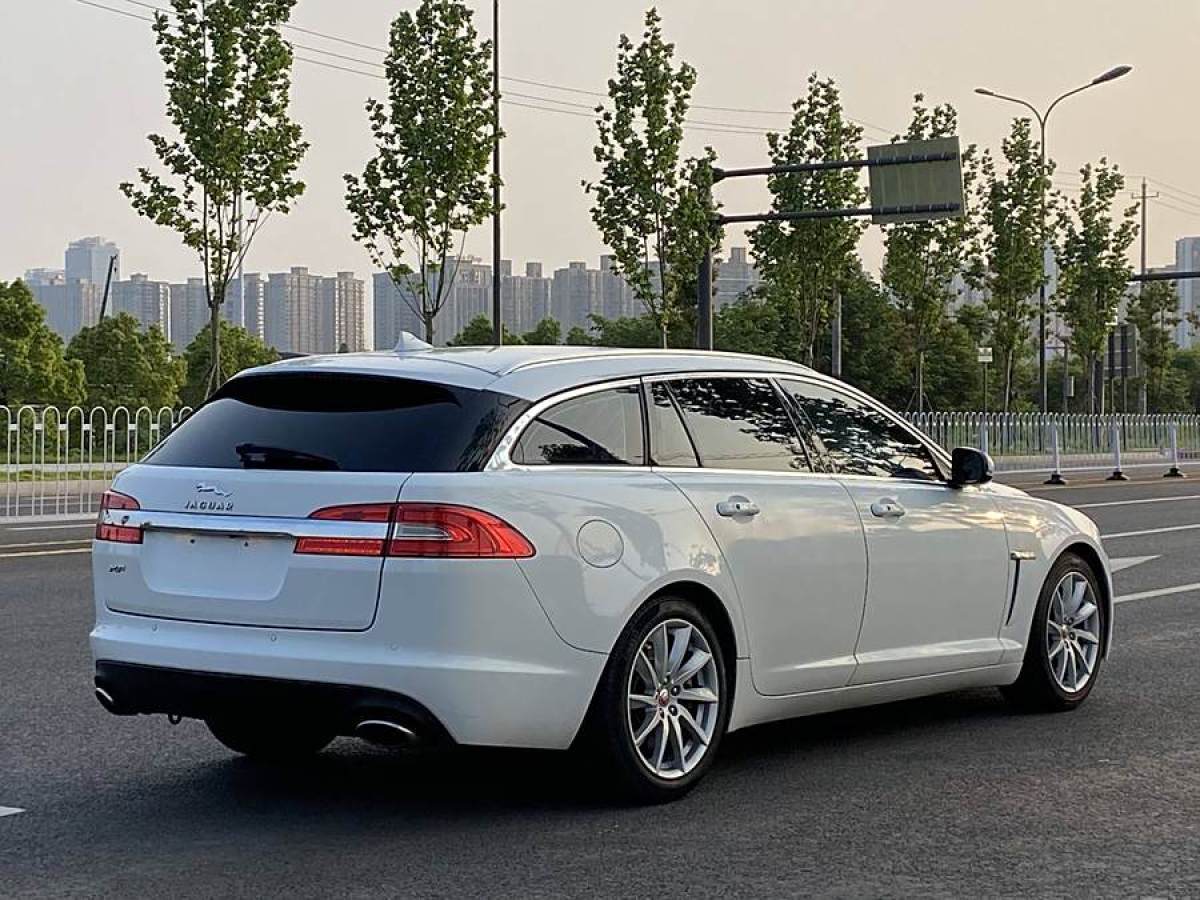 捷豹 XF  2015款 XF 2.0T Sportbrake 豪華版圖片