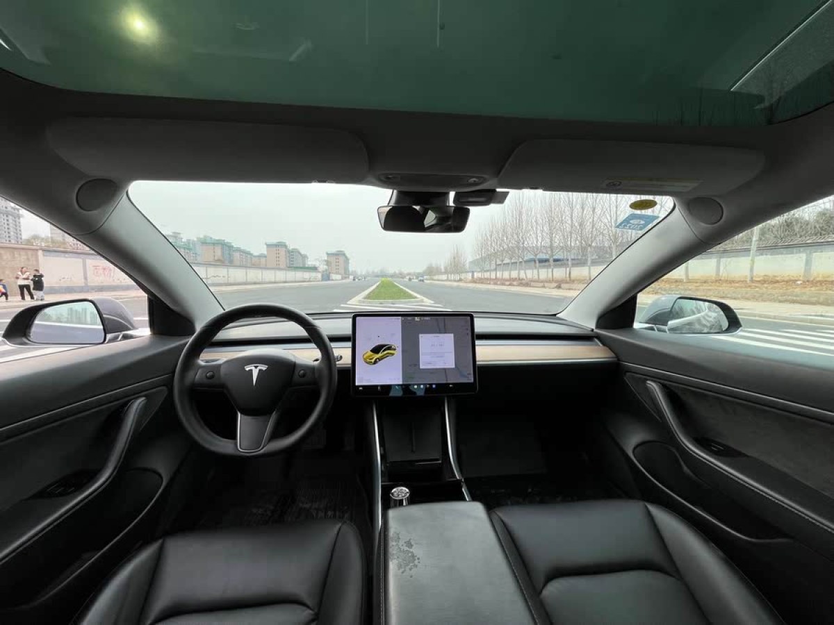 特斯拉 Model 3  2020款 改款 標(biāo)準(zhǔn)續(xù)航后驅(qū)升級(jí)版圖片