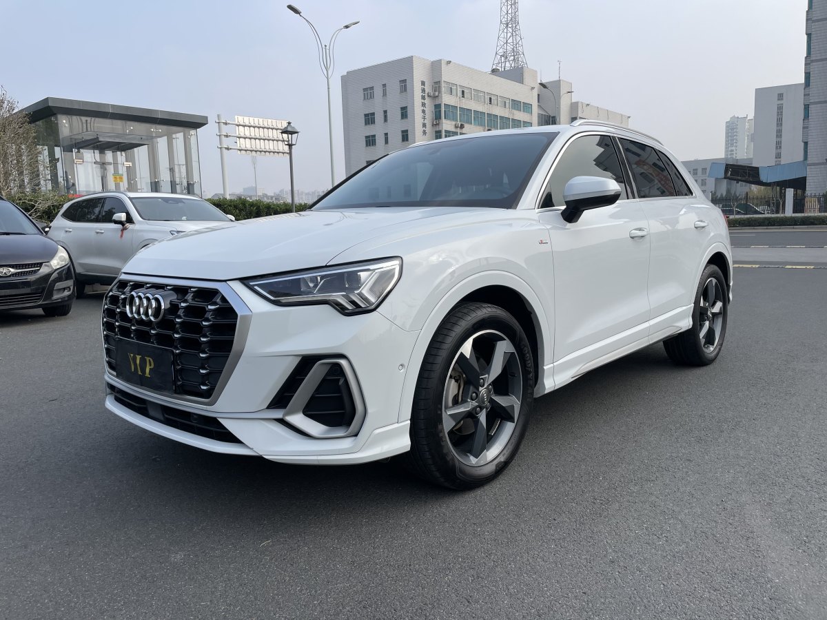 奧迪 奧迪Q3  2023款 40 TFSI 時(shí)尚動(dòng)感型圖片