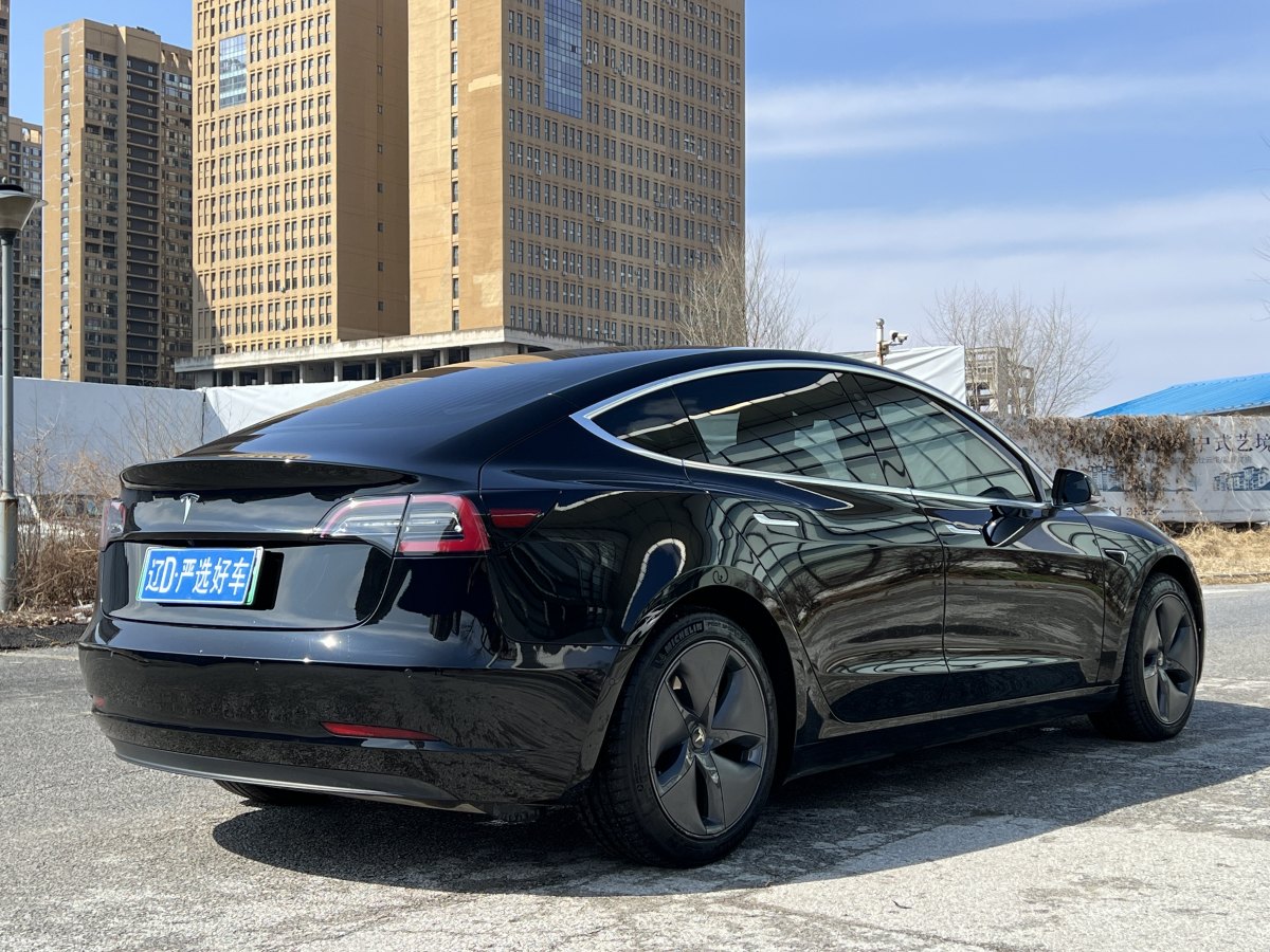 特斯拉 Model 3  2020款 改款 標(biāo)準(zhǔn)續(xù)航后驅(qū)升級(jí)版圖片